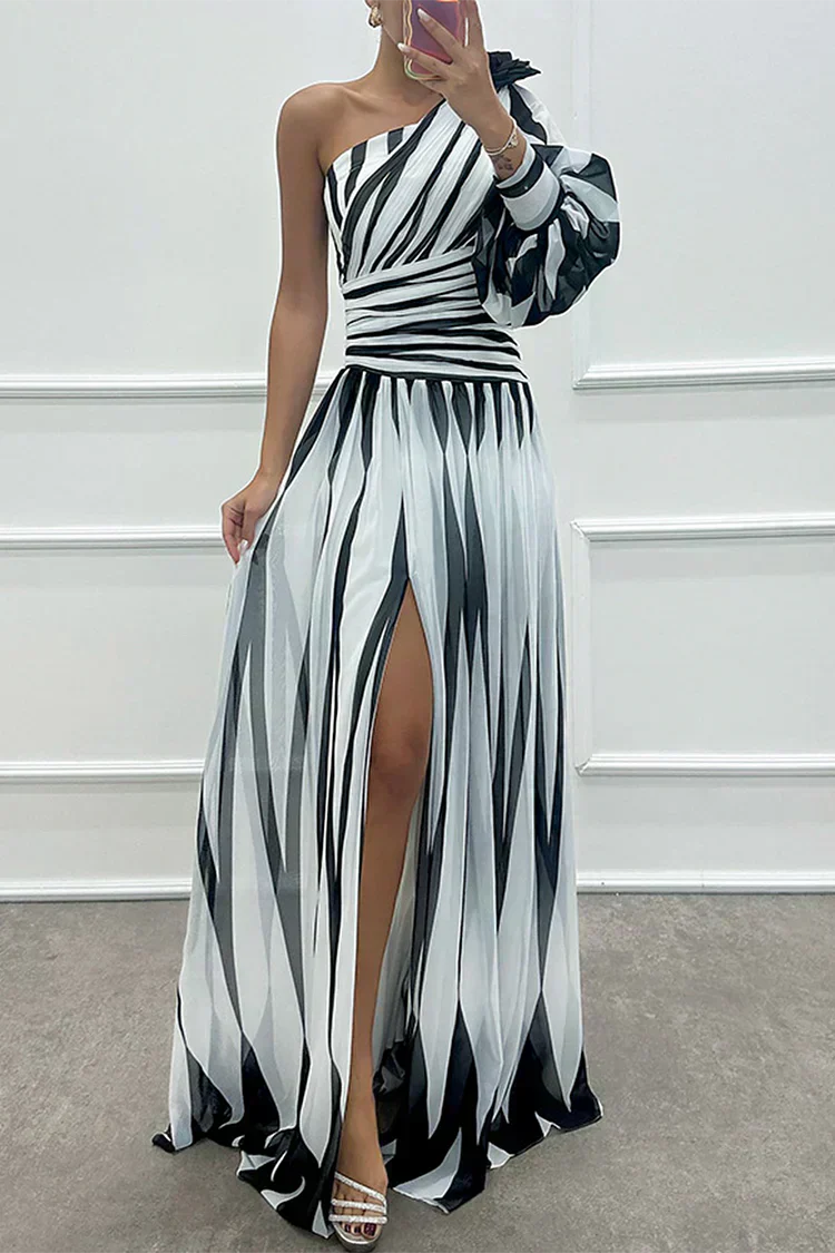 Hazel™ | Elegant Striped Maxi Dress with Off-Shoulder