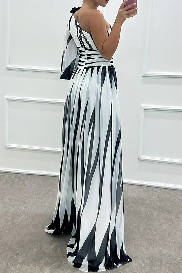 Hazel™ | Elegant Striped Maxi Dress with Off-Shoulder