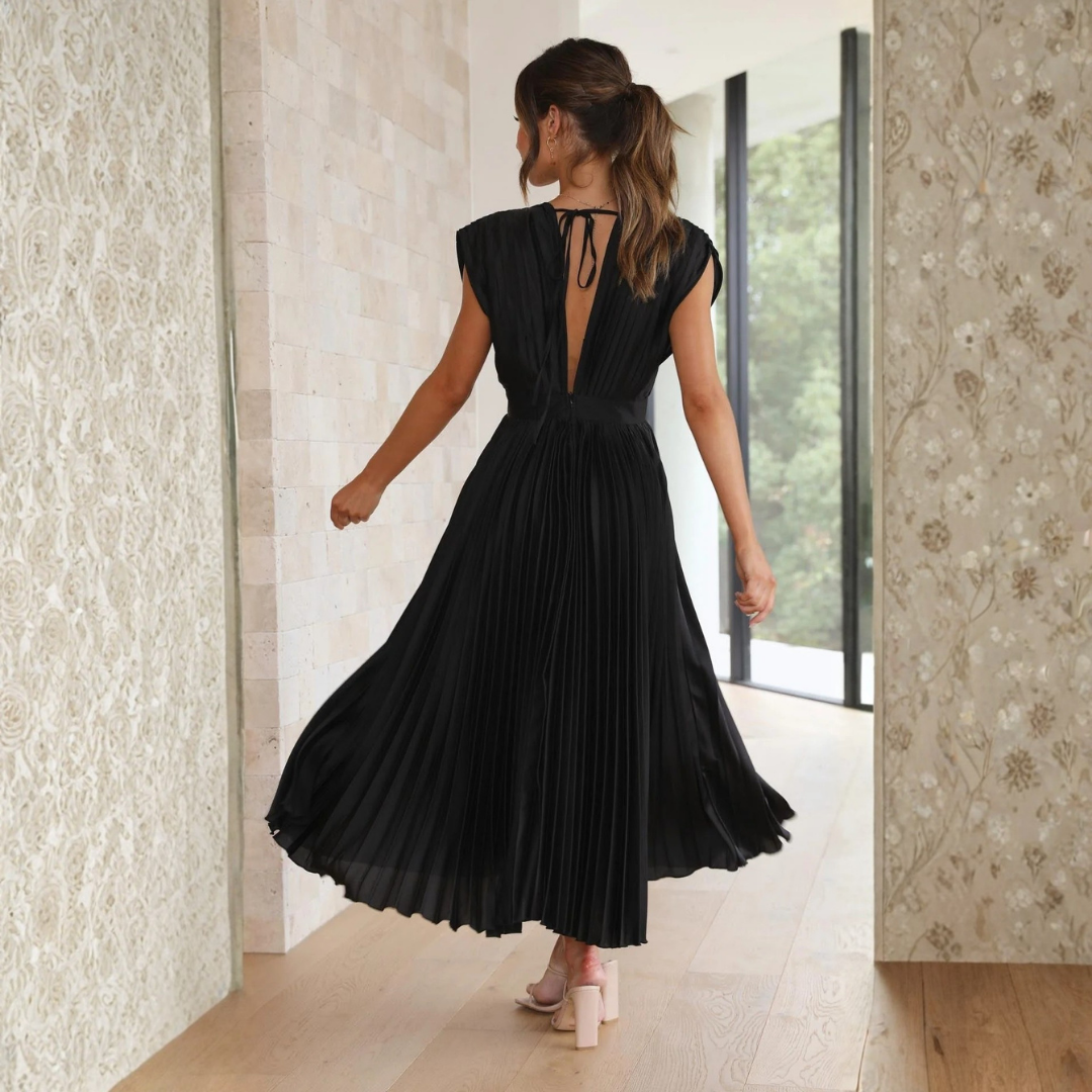 Jolene | Pleated Flowy Maxi Dress