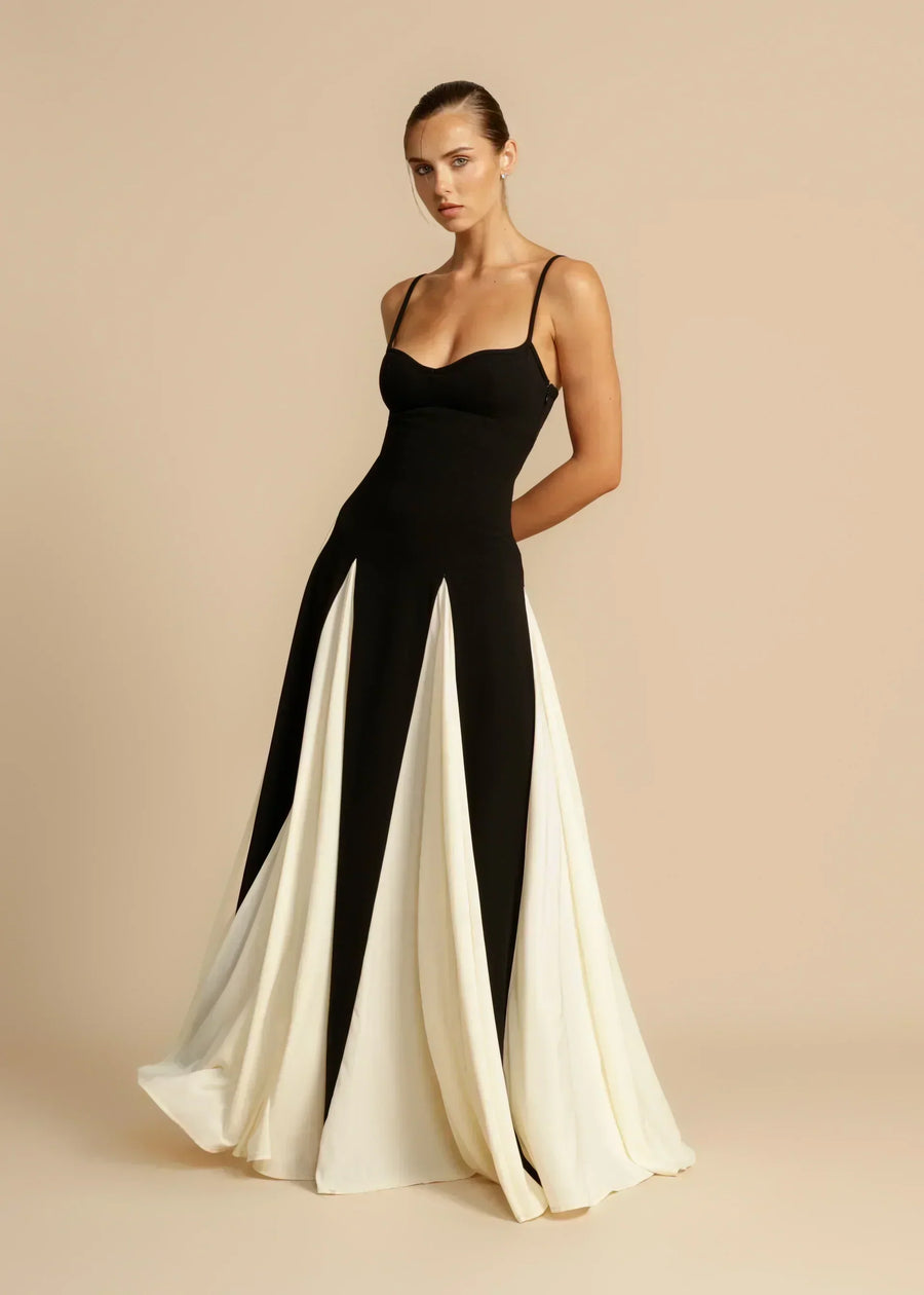 Oshrit™ | Elegant Maxi Dress with Contrast Ruffles