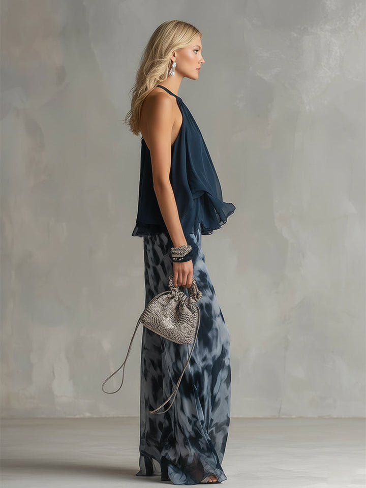 Ludovica - elegant with a high-neck top and wide printed trousers