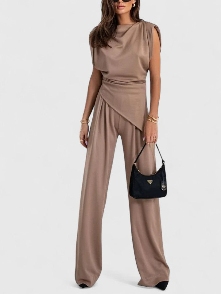 Sharon | Sophisticated Outfit