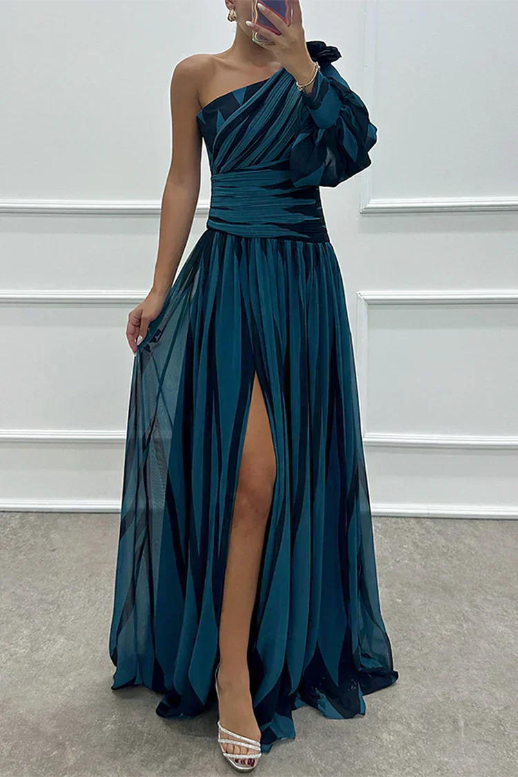 Hazel™ | Elegant Striped Maxi Dress with Off-Shoulder