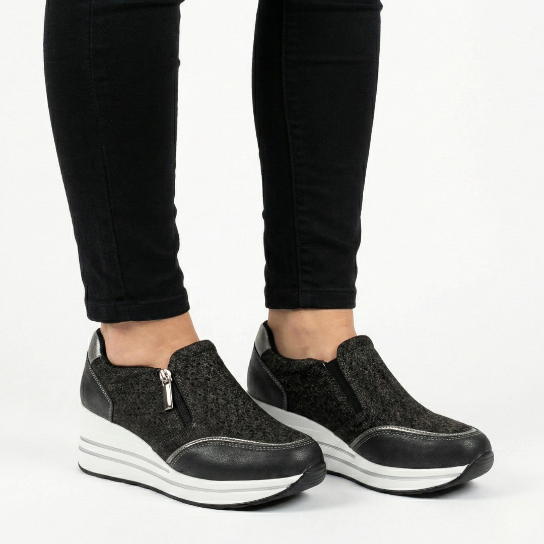 Emily | Sporty Elegance