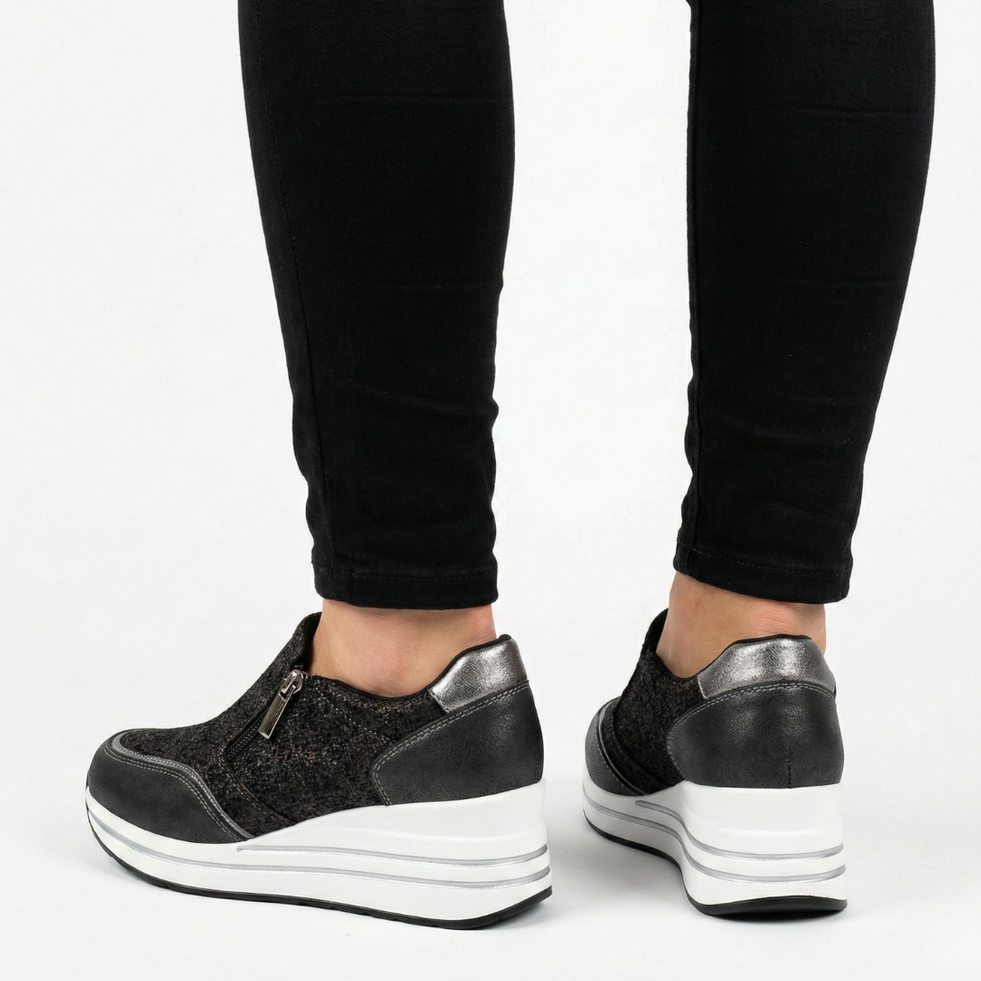 Emily | Sporty Elegance
