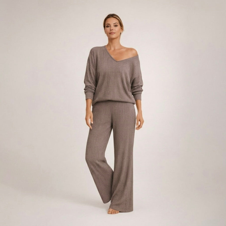 Emily | Cozy Knitting Kit