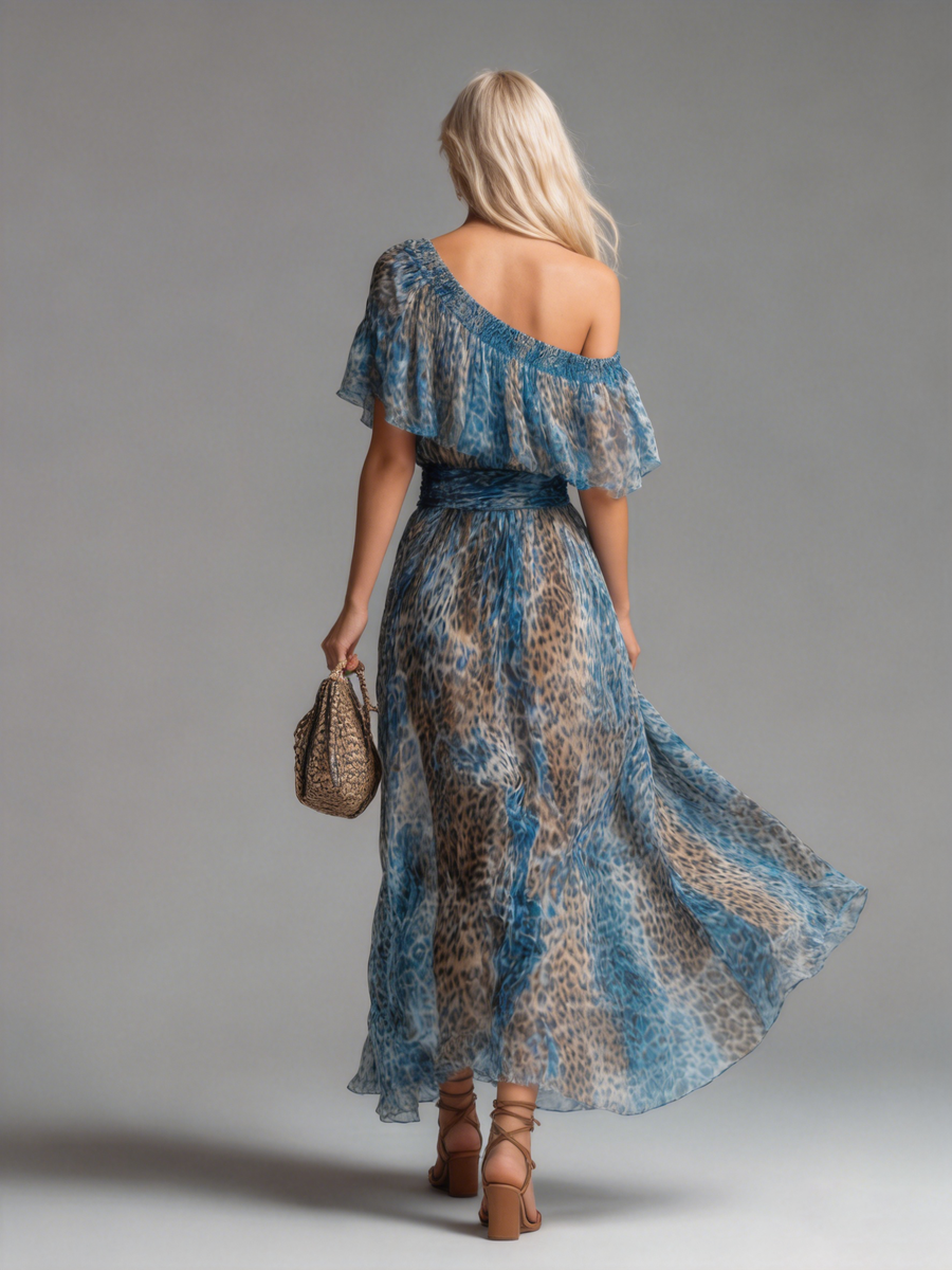 Wild - Long dress with leopard print and bare shoulders