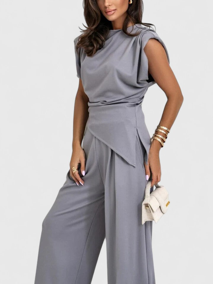 Sharon | Sophisticated Outfit