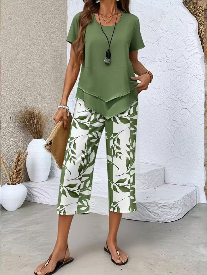 Avy™ | Casual Two-Piece Set with Leaf Print